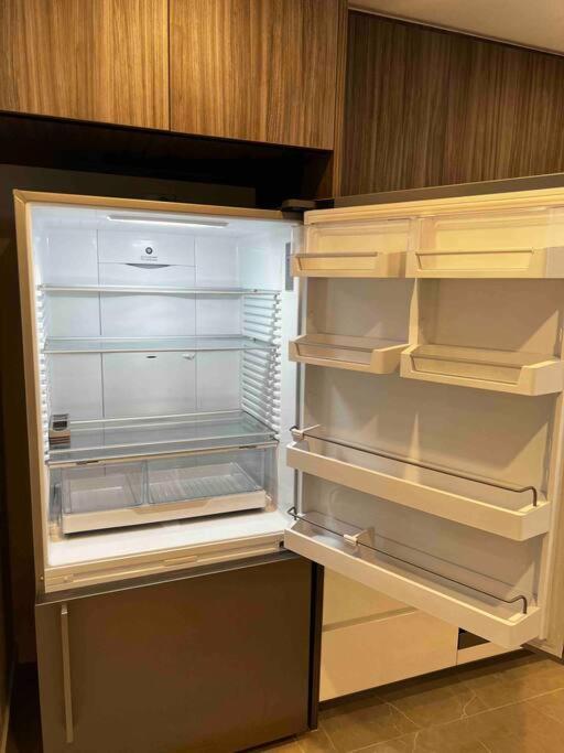 Luxury 3 Bedroom Apartment In Ryde Сидни Екстериор снимка